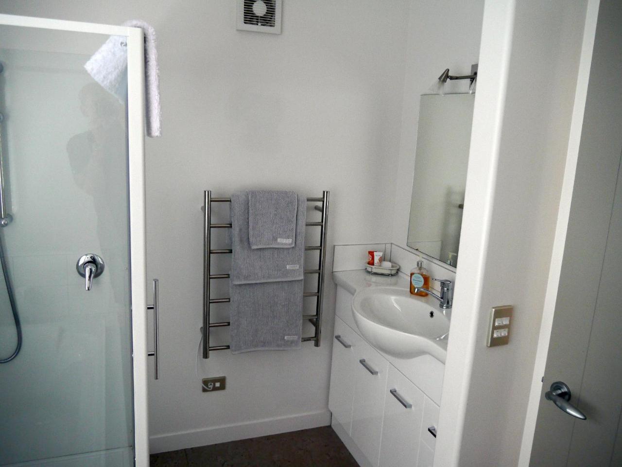Kereru Cottage Russell - James Cook Apartment 외부 사진